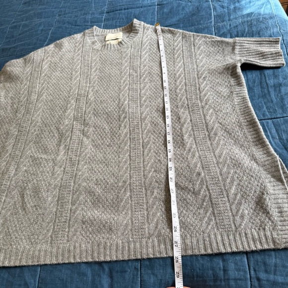 Cynthia Rowley 2 Ply Cashmere Gray Oversized Cable Knit Sweater Cape Size XS/S - Picture 5 of 8